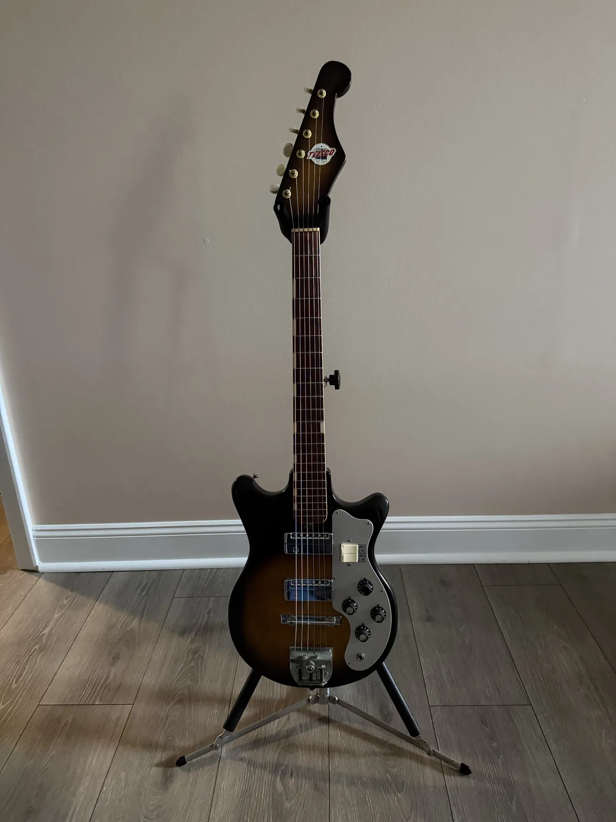 1960s-teisco-del-rey-front 1960s Vintage Teisco Del Rey, photography to come